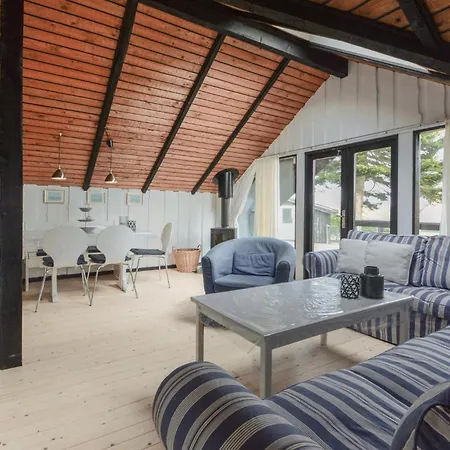 3 Bedroom Lovely In Casa de Férias Hejls